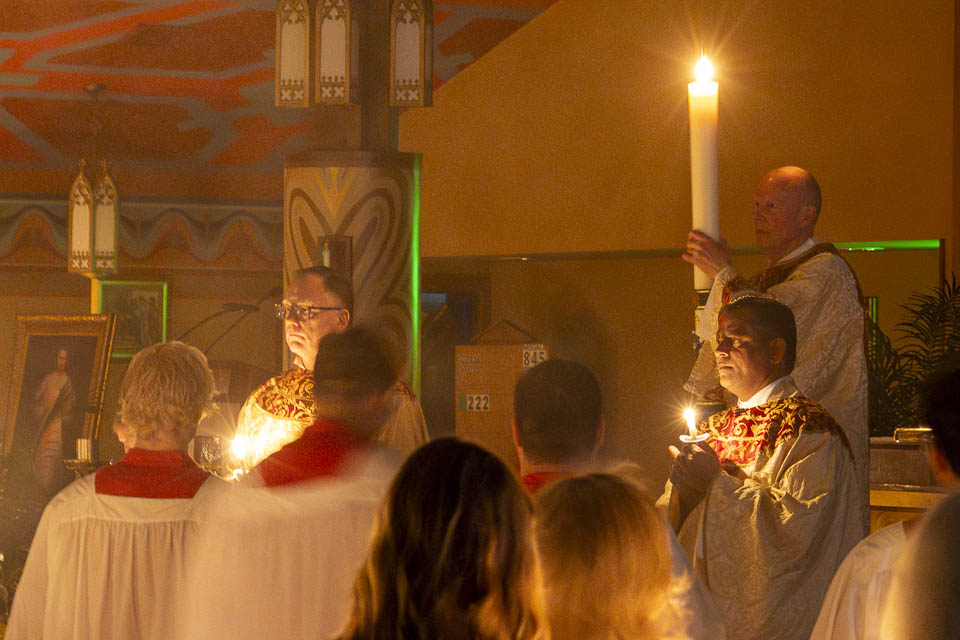 2026-StMary-EasterVigil (37 of 215).jpg